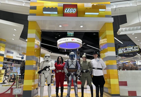 Star Wars v Lego Store